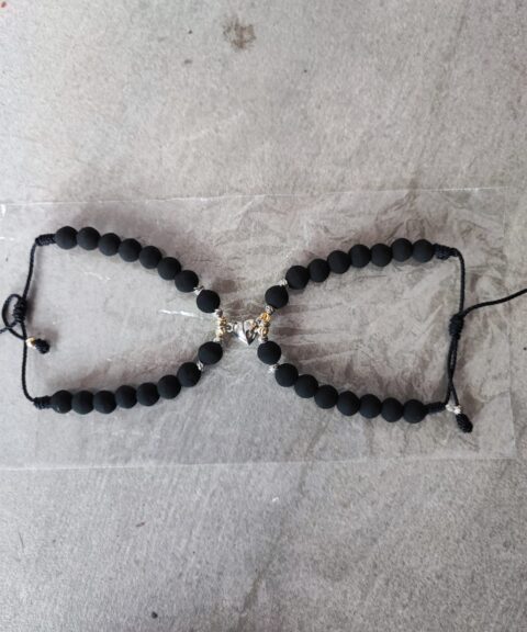 BGTA Pareja de Pulseras - Corazones Iman Plateado