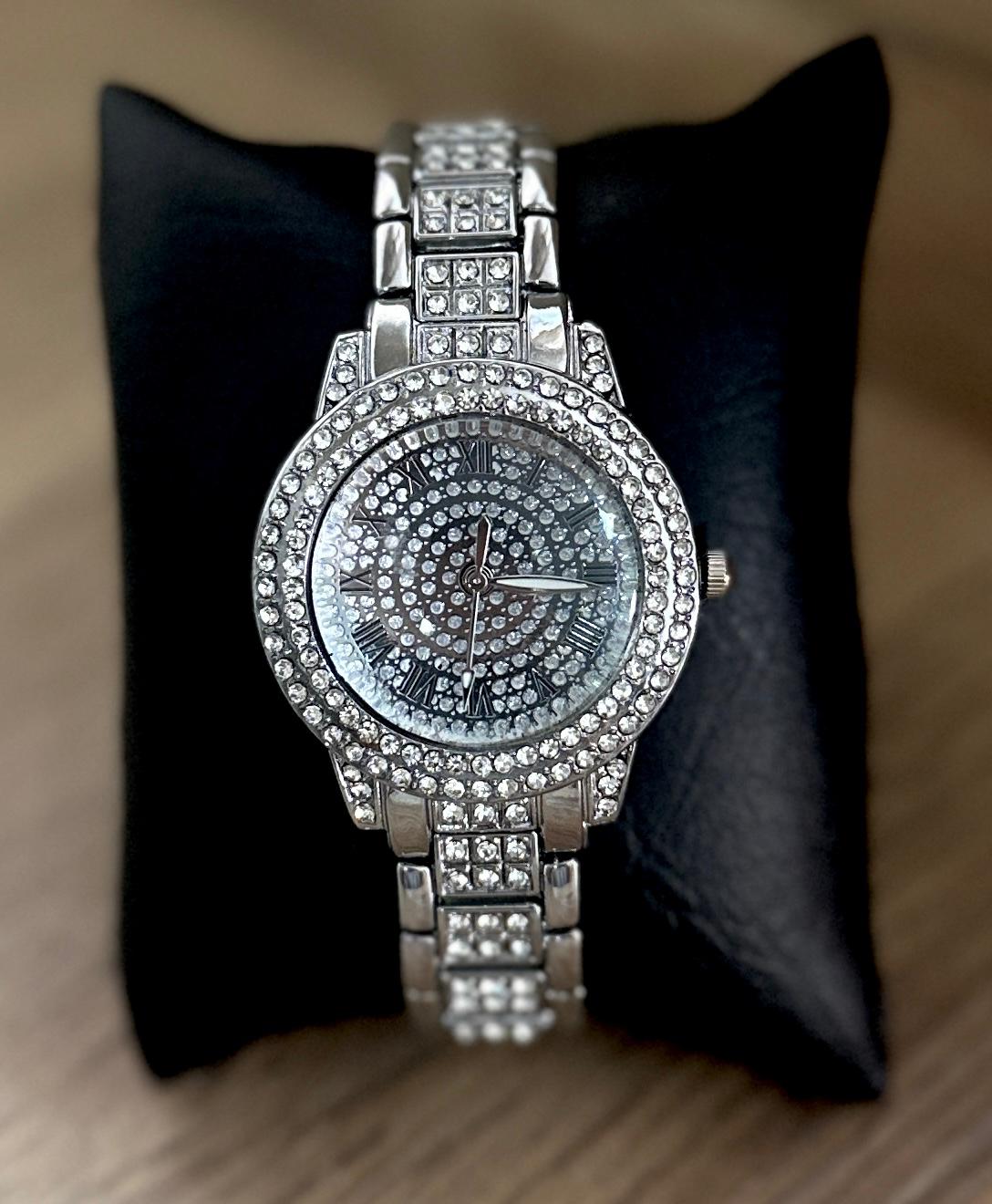 MDE Reloj Elegante Dama - Diamantado Plateado fondo Plateado