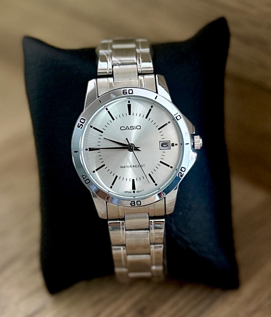 MDE Reloj Elegante Dama - Casio Plateado