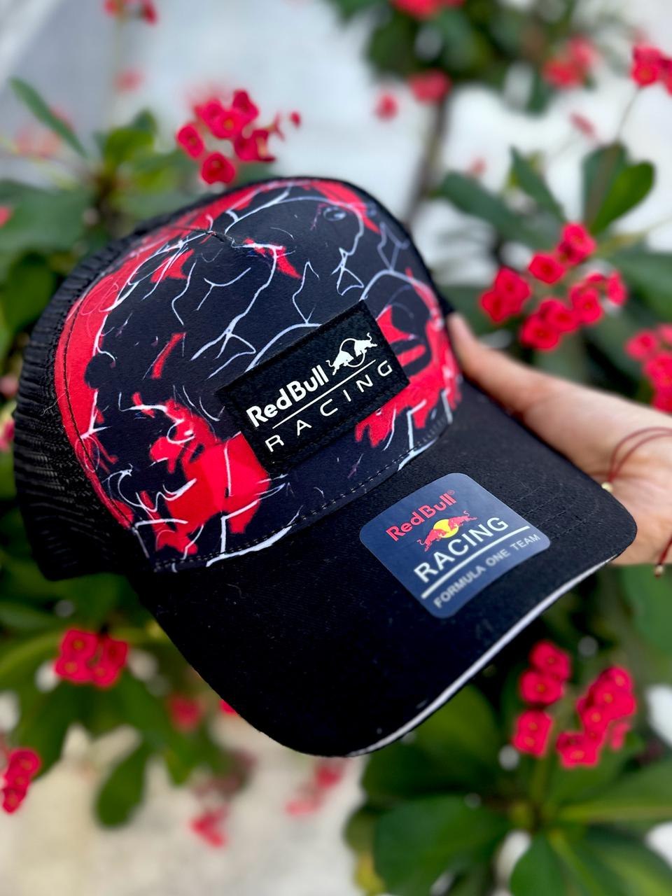 Gorra RedBull Negro detalles Rojos