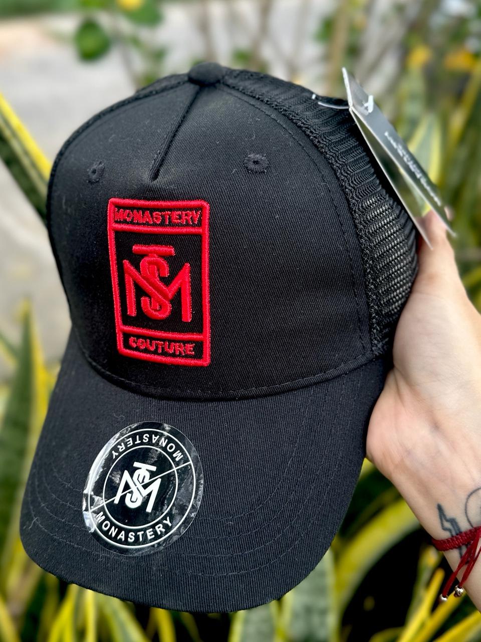 Gorra MST Negra detalles Rojos