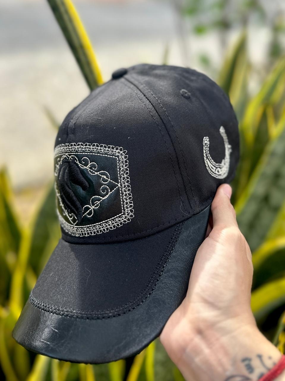 Gorra Caballo en la mitad