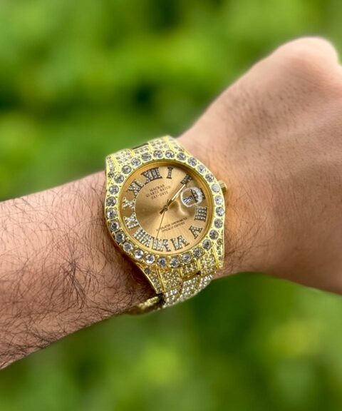 Reloj Macras Dorado adiamantado