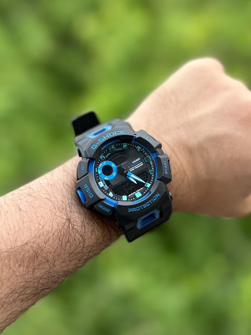 Reloj Casio G shock negro con azul celeste