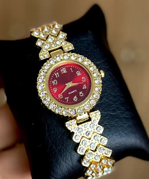 Reloj Diamantado Dorado Fondo Rojo Dama