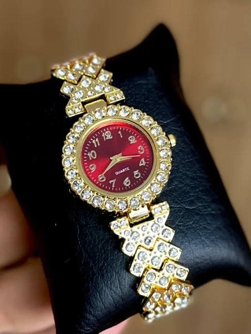 Reloj Diamantado Dorado Fondo Rojo Dama