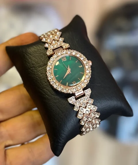 Reloj Diamantado Oro Rosa Fondo Verde Dama