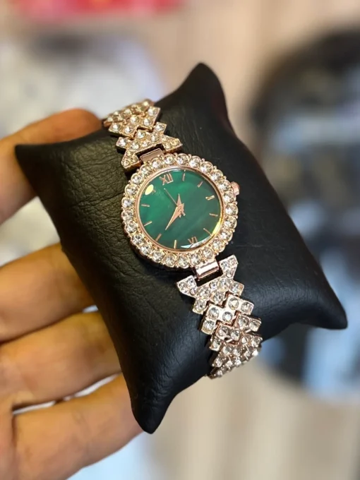 Reloj Diamantado Oro Rosa Fondo Verde Dama
