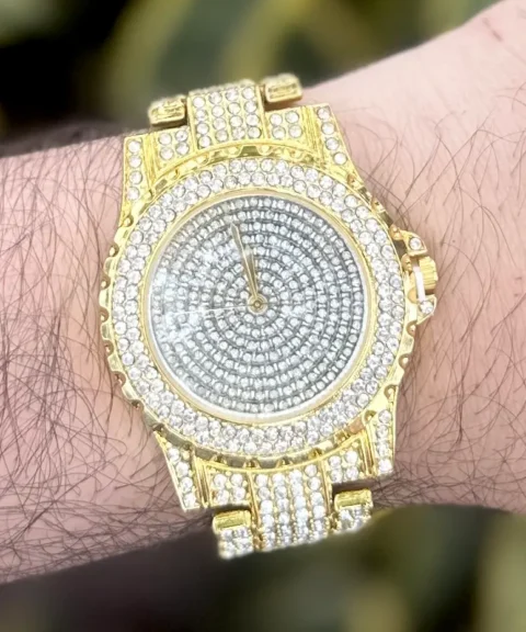 Reloj Dorado Pantalla Redonda Fondo Dorado
