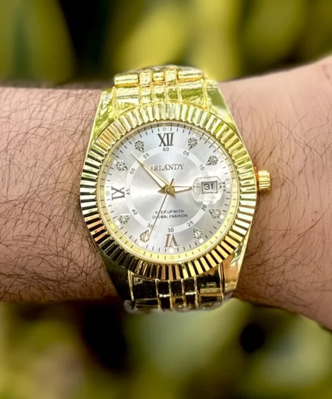 Reloj Irlandy Dorado Fondo Blanco