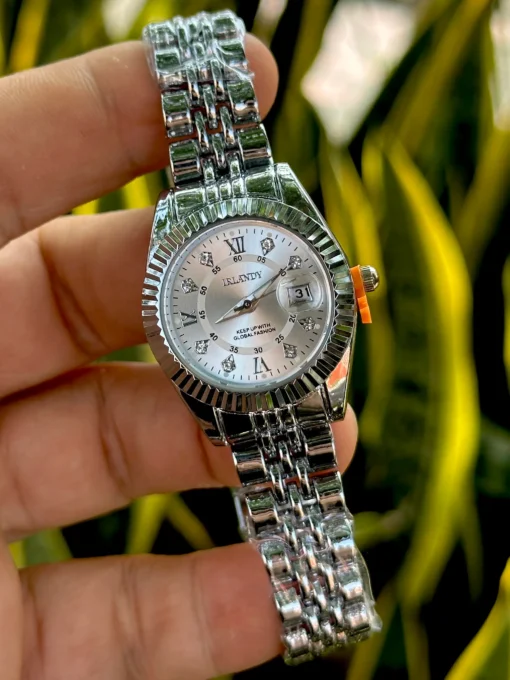 Reloj Irlandy / Yolako  Plateado Fondo Blanco Dama