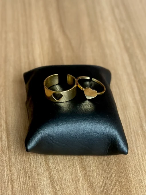 PAREJA DE ANILLOS DORADOS DE CORAZON