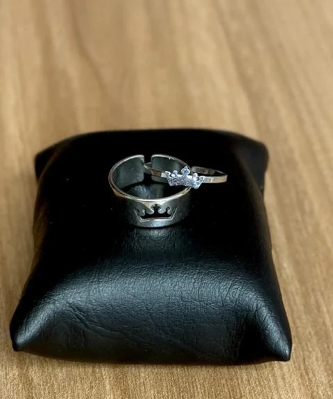 PAREJA DE ANILLOS PLATEADOS IMPERIAL