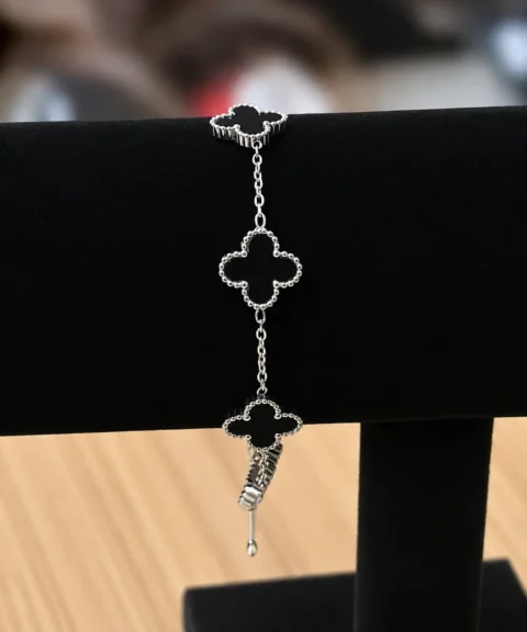 Pulsera Van Cleef Collar Multi Treboles Negro Dorado