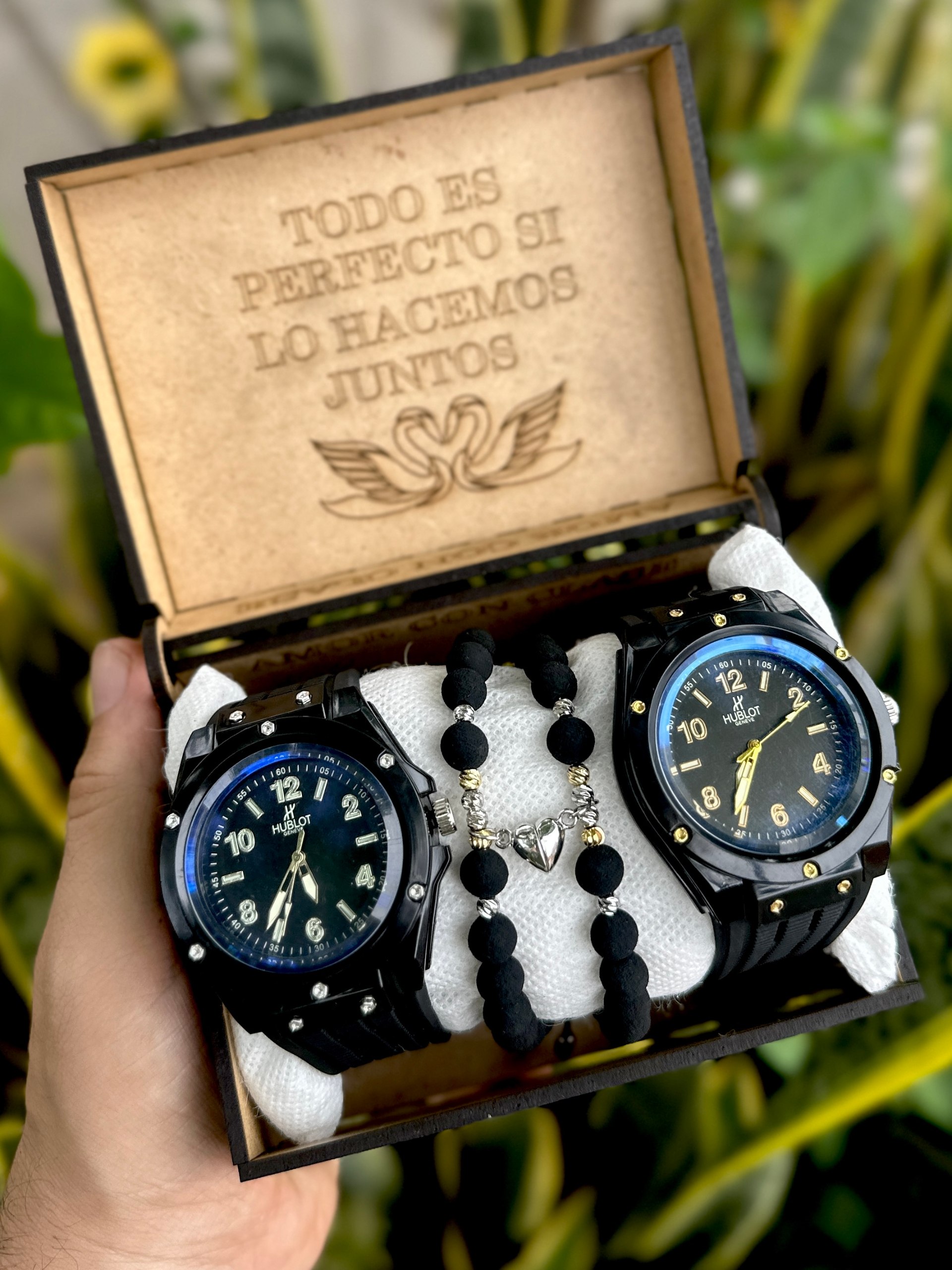 Pareja de Relojes Hublot con Pulseras de Corazón Imantado