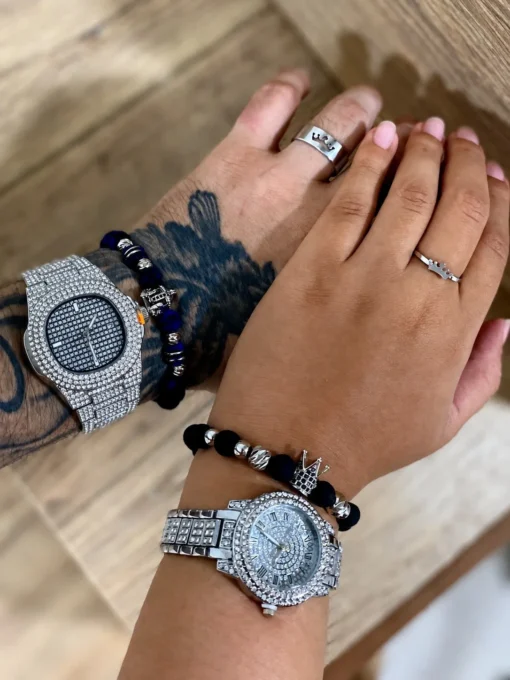 Combo triple de pareja plateado: 2 relojes, 2 pulseras y 2 anillos