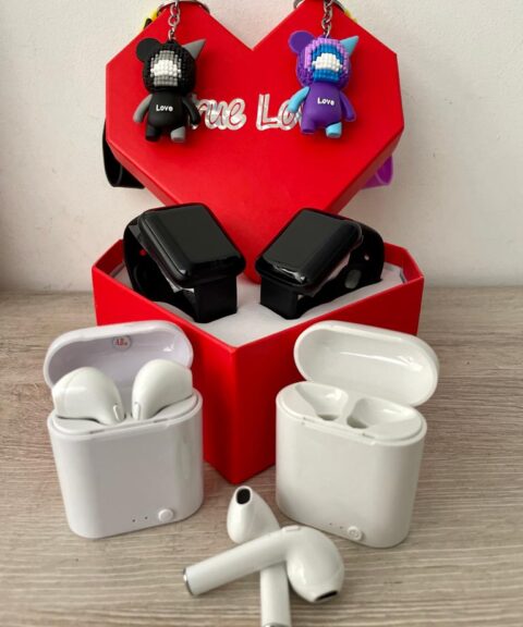 Pareja Y68 Negro + Pareja Audífonos Blancos + Pareja de Llaveros