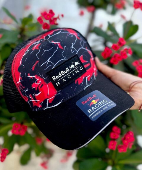 Gorra RedBull Negro detalles Rojos