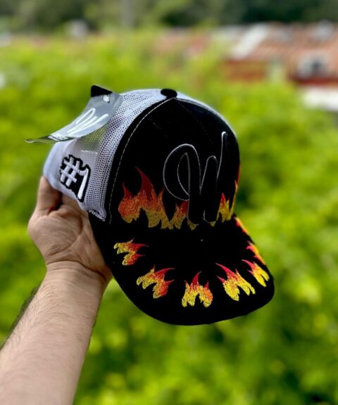 Gorra W Merch Llamas