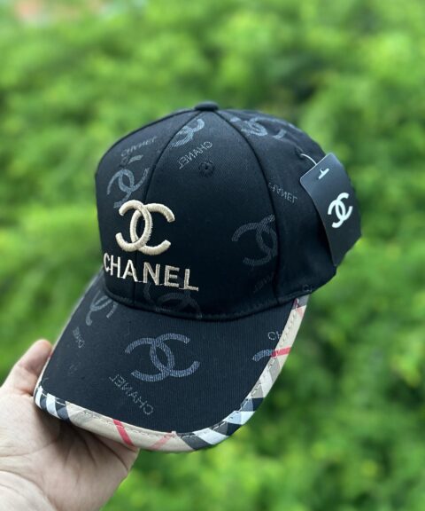 Gorra Chanel NegraDorado