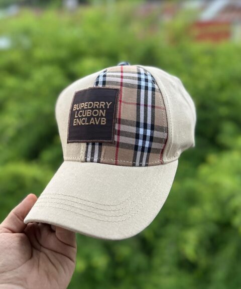 Gorra Burberry Mitad Estampado