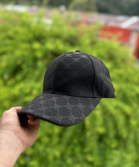 Gorra LV all black